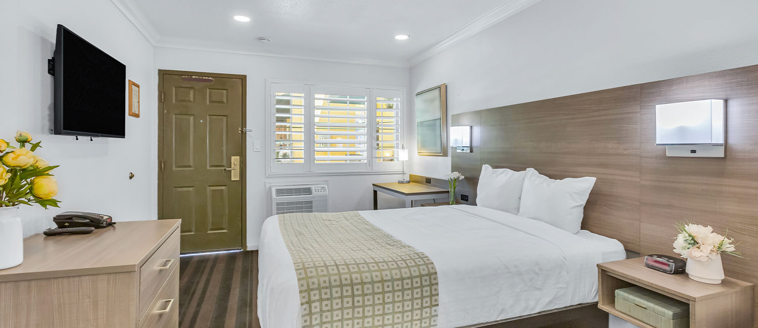 THOUGHTFULLY DESIGNED GUEST ROOMS