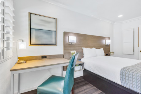Double Bed - Non Smoking